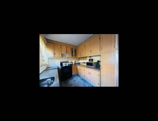 3 BEDROOM HOUSE FOR SALE IN NEWLANDS EAST